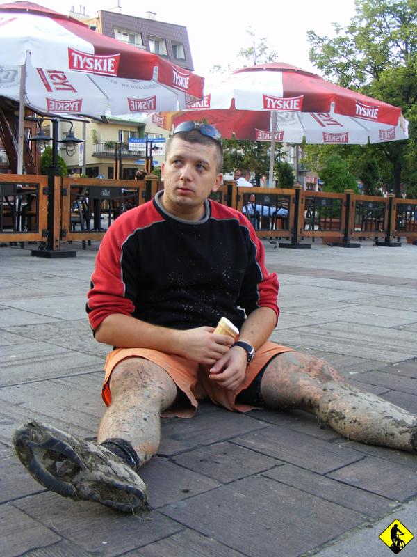 97.jpg - Rynek nie oferuje zbyt wielu atrakcji, ale przynajmniej są lody :)