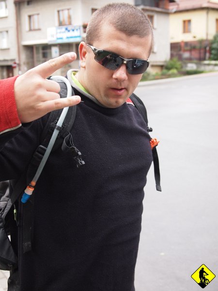 1.jpg - Jurek i ja to gwarancja niepowtarzalnego wyjazdu. Co to oznacza? Cóż.. kto był, ten wie :) Dzisiaj w planie trasa z dwoma podjazdami na Turbacz i zjazdem do Koninek niebieskim.