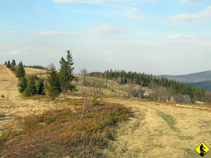 P4130166a.jpg - To niestety nie nasz kierunek, ale wiem, że Leskowiec nie dziewica, nie musze się spieszyć by go zdobyć :P