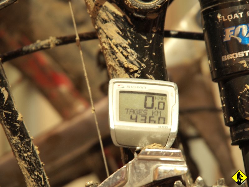 11.JPG - Bez względu co wybierzecie, będzie ok. 43 luźnych  tagesów :) Można tą trasę połączyć z Pasmem Koskowej Góry, ale to już dla twardzieli. Jechałem ją w sezonie Transcarpatii. Jest konkretna wyrypa – ale polecam :) Poczujesz to co my :)