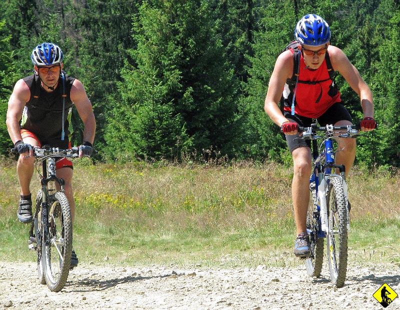 IMG_3093.jpg - Z minuty na minutę jest coraz lepiej, Chłopaki oswajają się z terenem i walczą.