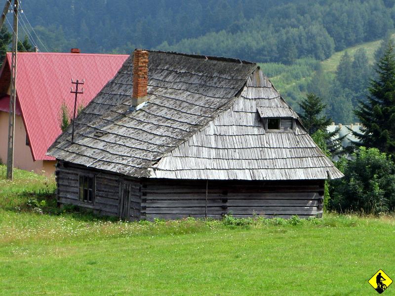 IMG_3157a.jpg - Pierwszy raz przychodzi mi się zmierzyć z podjazdem na Obidzę. Momentami dusi, ale całość podjechana.