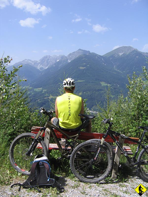 IMG_3768.jpg - Nigdzie nam się nie spieszy, bo kto wie kiedy tu wrócimy… postanawiamy cieszyć się każdą chwilą spędzoną w Alpach. Przecież są wakacje do cholery!