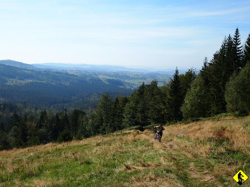 3.JPG - Wbicie w teren rozpoczynamy spokojnie, czyli od prowadzenia :) W najgorszym przypadku skrócimy sobie trasę :)