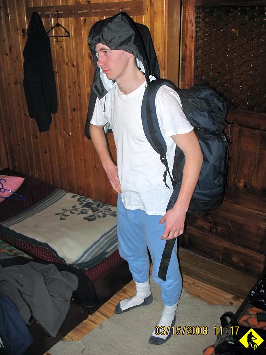 IMG_5384.jpg - w świetle latarek (w większości diodowych z allegro za 19,90 PLN :) do schroniska na Studzionkach. Wieczorna gadka o życiu i kimono.