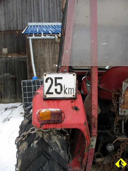 IMG_5402.jpg - Za przełęczą kolejna przerwa na coś do wszamania. Z racji tego, że akumlatorki, które zabrałem do swojego aparatu okazały się nienaładowane, gościnnie korzystam z Cyfrówki Rafała S. widocznego na zdjęciu nr 1