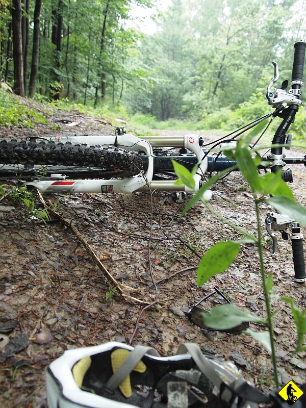 2.jpg - Początek dość wilgotny i ponury. Prognozy pogody były dość przychylne, więc z pozytywnym nastawieniem kręcimy dalej.