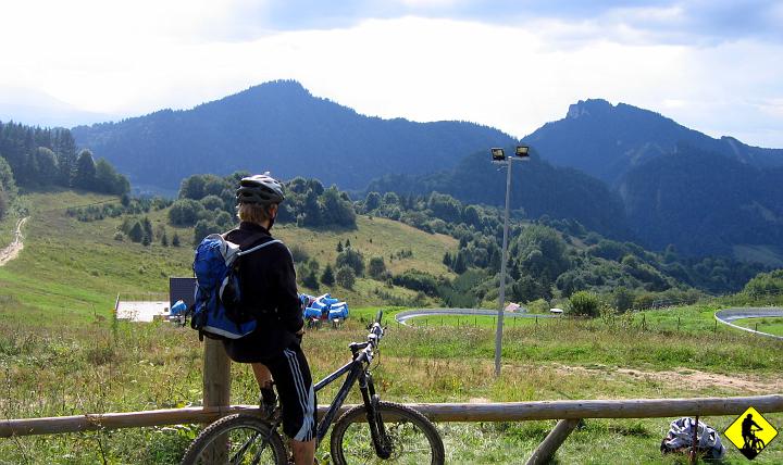 IMG_2449a.jpg - Drugi skrzat robi mi drugie zdjęcie :) i czas zasmakować zjazdu z Palenicy.