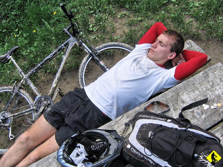 IMG_0978.jpg - Sposób na Bartka? Dać mu rower, plecak, koszulke nike pro i różowy kask (musiałem, przepraszam :)