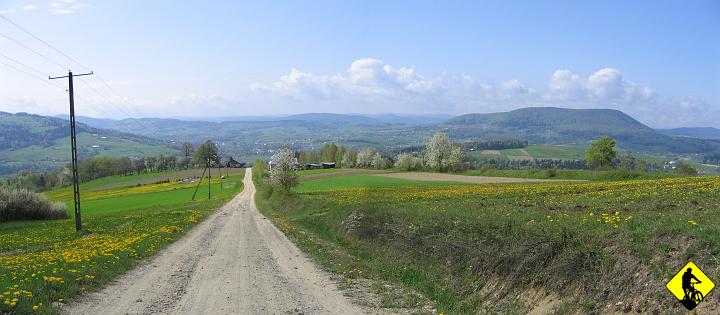 panorama.jpg - Na co zwróciłem uwagę? Na wszystkie odcienie zieleni i łagodne widoki cieszące spragnione oczy