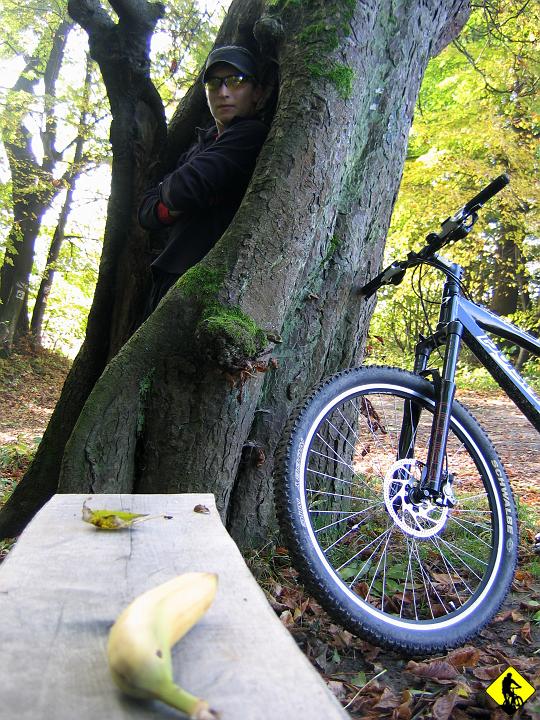 IMG_3055.jpg - Pamiątkowy banan. Pamiątkowy, bo chwilę po, zostaje wchłonięty przez jakiegoś starca :) heheh to mi wyszło :)