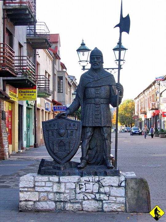 IMG_3094.jpg - Olkusza :) Cel osiągnięty! Ciężko było znaleźć coś do żarcia, bo kogo pytałem to kierował w inne miejsce :/ Skończyło się na zapiekance. Wiadome było, że jak wyjeżdżałem z Olkusza to minąłem dwa bary z Kebabami...