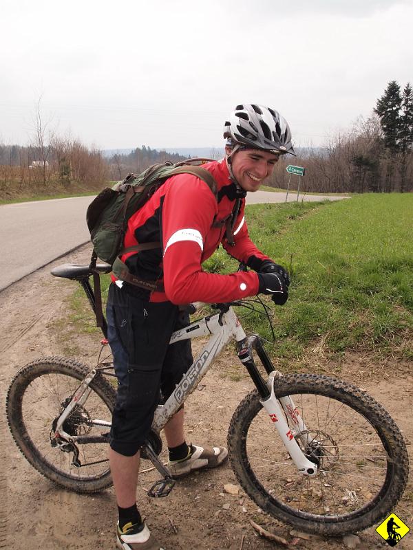 5.jpg - 25km pokonujemy w ok. 2-2.5h. Tempo jak widać na zdjęciu bardzo ambitne :)