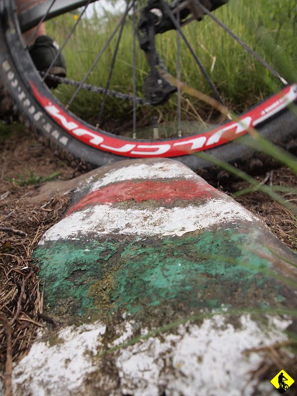 10.jpg - Oczywistym jest, że na szlaku nikogo nie spotkaliśmy. Turyści wystraszyli się synoptyków, którzy grzmieli załamaniu pogody.