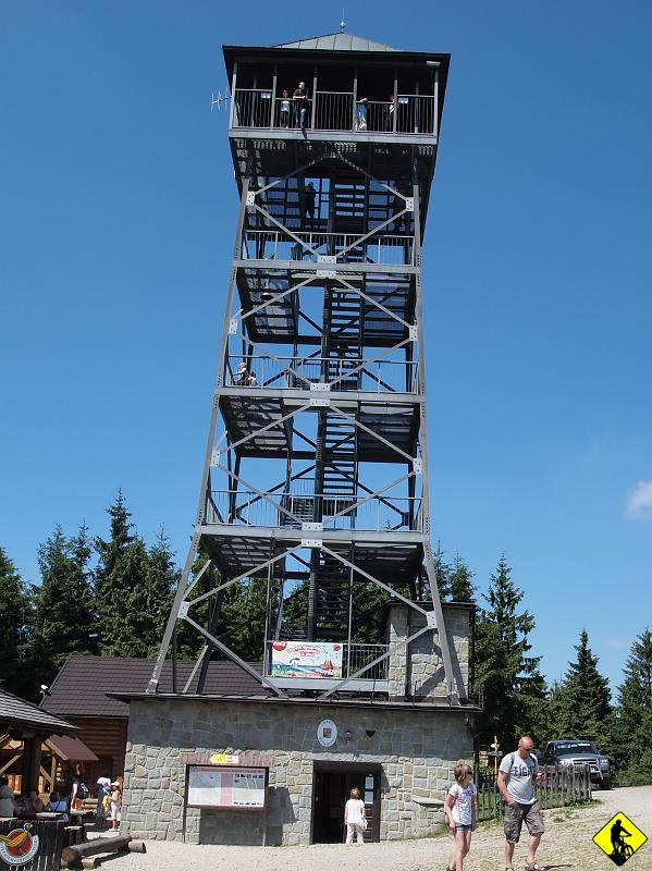 P7031654a.jpg - Meldujemy się na szczycie, dorzucamy trochę węgla to pieca i pocisk w kierunku Przełęczy beskidek. Dobrze przewodnik Michalskiego opisywał "Tutaj spotkasz Turystów z siatkami" :)