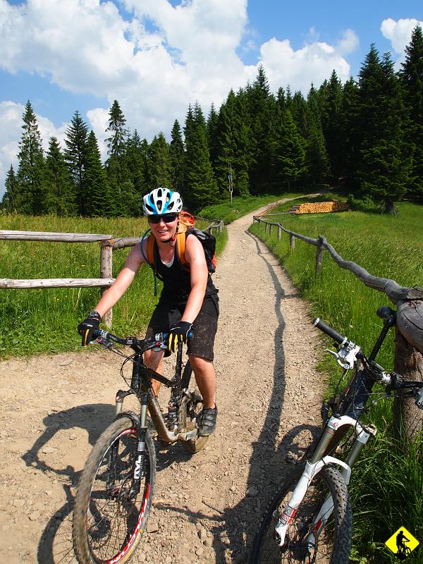 9d.jpg - Jak opisać opisywany już zjazd czerwonym do Rabki? Szybko! Bajecznie! Klasyk gatunku! Wypas!