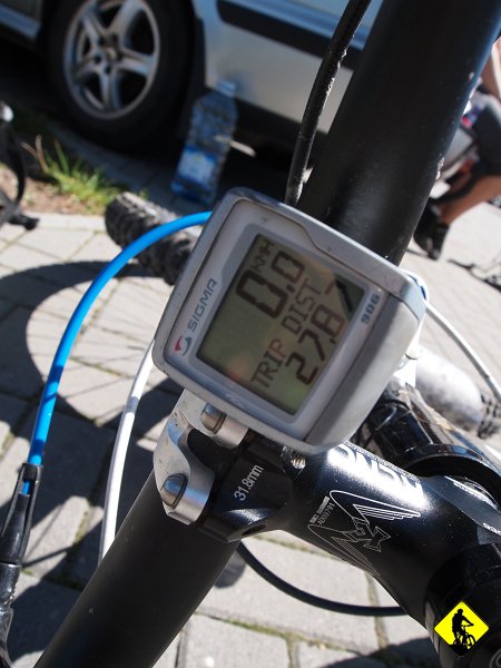 P8206777.JPG - Dzisiaj spokojnie wykręciliśmy niecałe 28km. Jednak ścieżka nad potokiem sprawiła, że w zupełności to wystarczyło aby być naładowanym na kolejny dzień jeżdżenia!