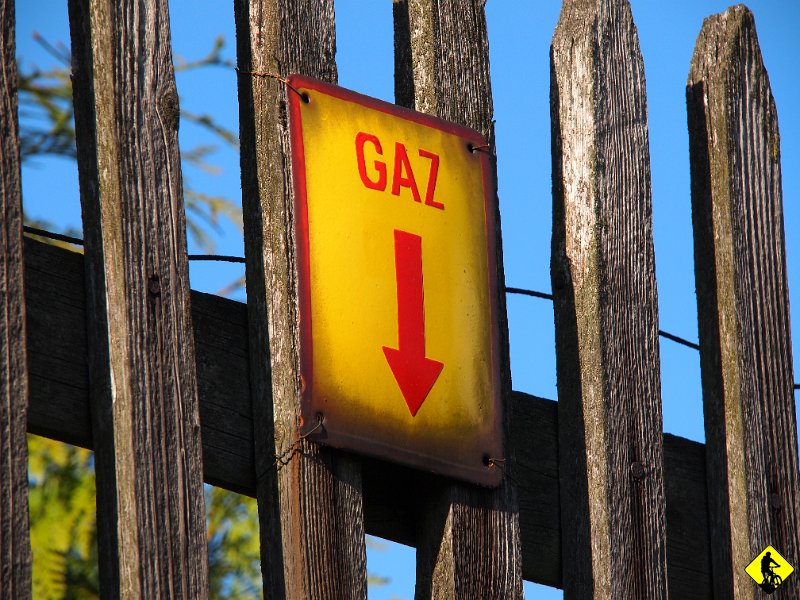 9.JPG - W Kleszczowie robimy sobie jeszcze przerwę na małe co nieco w lokalnym sklepie. Jednak bliskość gazów nie sprzyja, więc długo tam nie zabawiamy. Szybko do Krakowa, bo jutro czeka więcej przewyższeń na trasie :)