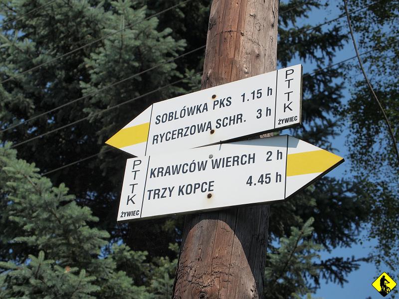 P7011485.JPG - Krawców Wierch to nasz pierwszy cel na dzisiejszy dzień. Szlak żółty pod schronisko pod szczytem to równocześnie droga krzyżowa. Początek w dosłownym tego słowa znaczeniu!