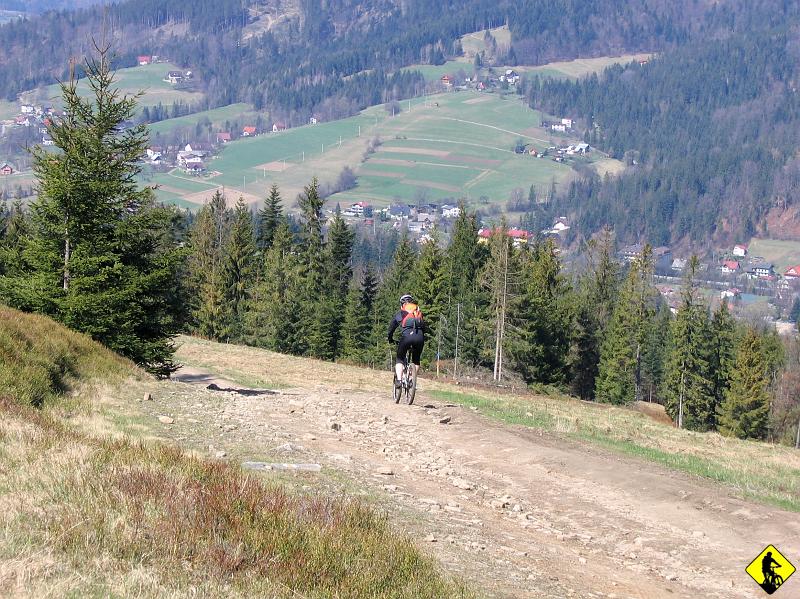 IMG_0161.jpg - Trasa w 90% w dół. Cudnie. Kocham zjazdy. Esencja mtb. Właściwie tylko dla nich podjazdy mają sens :)