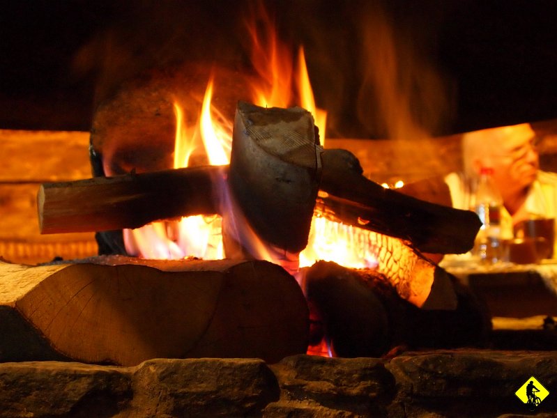 8.jpg - …przestało padać i ruszyliśmy w stronę przełęczy. Jak już tam się zalogowaliśmy, to skorzystaliśmy z lokalnej restauracji. Panował w niej klimat typowo góralski. Każdy zamówił coś, ale co… też nie pamiętam :) Zresztą kogo by to interesowało :)