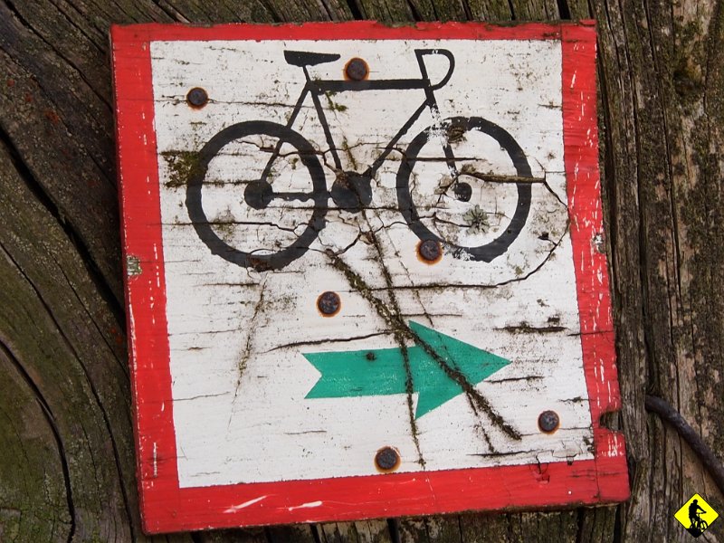 5.jpg - Mijamy Bacówkę PTTK nad Wierchomlą, w której w sumie nigdy się nie zatrzymaliśmy. Kolejna zachęta na przyszły sezon!