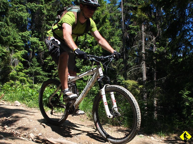 8.jpg - M: Tym razem jakoś dziwnie dłużył mi się cały dzień. Może dlatego, że znam tą trasę już bardzo dobrze. Szkoda, że cała nie jest w dół ;P