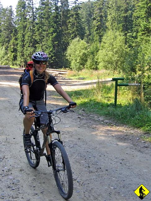 IMG_2502.jpg - Ponieważ studenckie wakacje przeciekają przez strzeliny w łańcuchu,  wysupłaliśmy kolejny dzień na rowerowanie. Witamy w Nowym Targu.