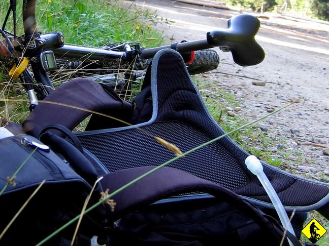 IMG_2504a.jpg - Jest to tak zwana, akcja zoorganizowana :) Pisząc te słowa, za oknem jest już 12st.C :( wtedy był to jeden z ostatnich tak ciepłych dni (ok 25st.C). Akcja zoorganizowana, gdyż Aga dojeżdża PKP z Krk, a ja pedałuje z Kluszkowców drogą krajową 969. Po ustawce na dworcu, jedziemy do Kowańca, by...