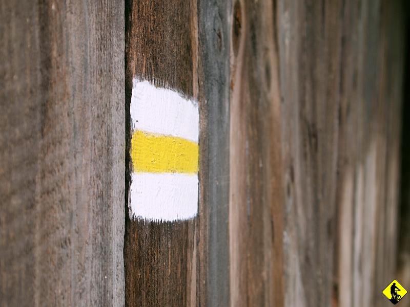 2.JPG - Ostatnie ogromne opady deszczu sprawiły, że szlak żółty prowadzący przez Koskową w kierunku Makowa był w tragicznym stanie! Większość miejsc ostatnio przejezdnych, było rozmoknięte lub zagruzowane. Ale o tych przyjemnościach później :)