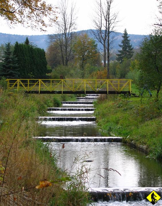 IMG_3172.jpg - Krowia Góra, Trupielec, Ostrysz (wszystko niebieski szlak) do przełęczy Zasańskiej mija spokojnie, trochę przypominało to objazd w lasku wolskim. Odbijamy z założonej trasy i kręcimy asfaltem do Poręby by wznieść się... wznieść się tak to dobre określenie :)