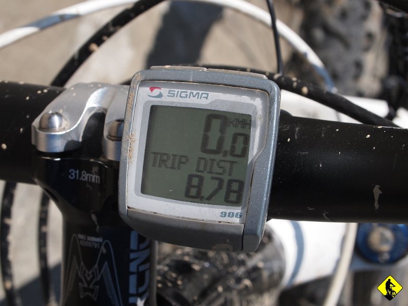 1.JPG - Właściwie to ta relacja składa się z dwóch. Pierwsza to wyjazd na Szyndzielnię ( 6,7 km podjazdu), gdzie Aga zostaje z Piotrkiem i wracają tą samą drogą na mieszkanie w Bielsku, a ja ruszam na szybką pętlę przez Błatnią.