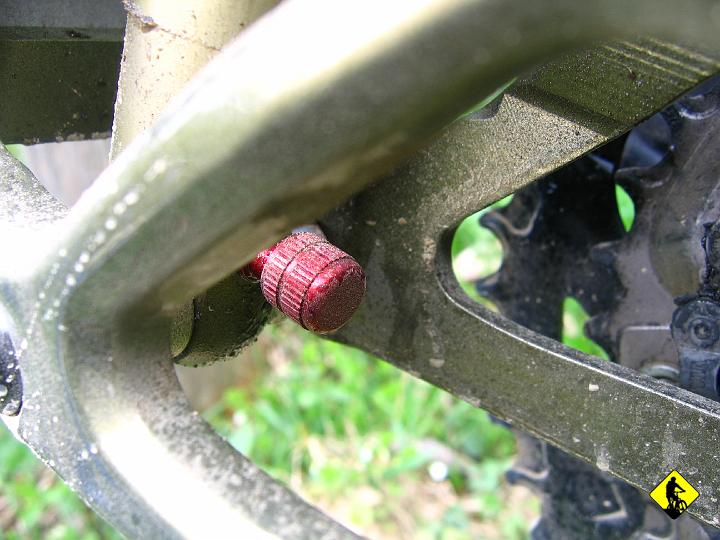 IMG_3340.JPG - Czuję już nogi, a jak siadam po krótkiej przerwie (bufet) na siodełko to uzmysłowiam sobie, że dupsko czuję o wiele bardziej. Nie ma to jak uroki pierwszego wyjazdu w roku.