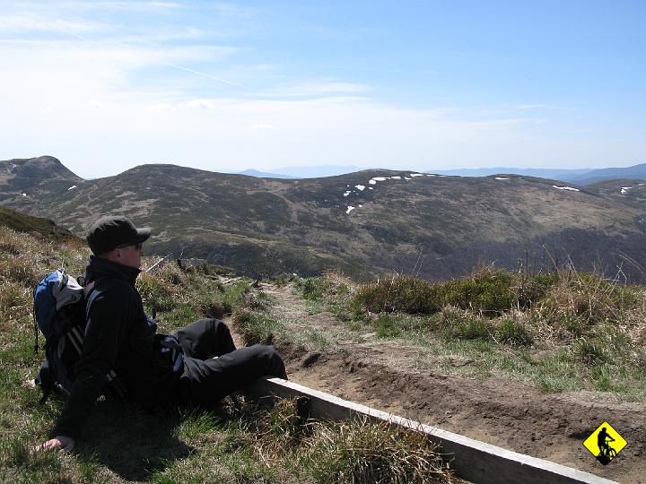 IMG_4956.JPG - Po wczworakowaniu :] na grzbiet muszę złapać oddech i przy okazji przenieść do pamięci długotrwałej obecne obrazy, gdyż są absolutną nowością dla moich beskidzkich zmysłów.