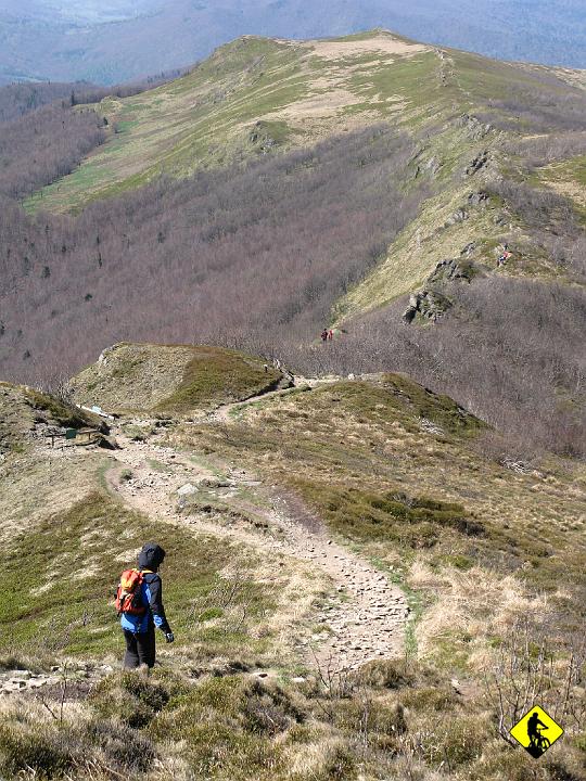 IMG_4978.JPG - Przemarsz przez Berdo do żółtego szlaku, który zaprowadzi nas do Mucznego.