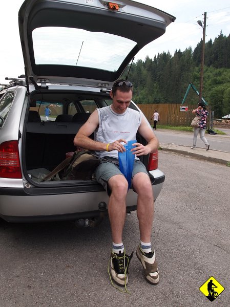 1.jpg - Wszystkie pogodynki wskazywały, że popołudniu ma nadejść załamanie pogody na południu kraju. Mając tą wiedzę w głowie nie biorę nic p/deszczowego, gdyż mam nadzieję, że jakoś to będzie, przecież w południe na być 29 st. Jednym słowem kto nie ryzykuje, ten nie ma.