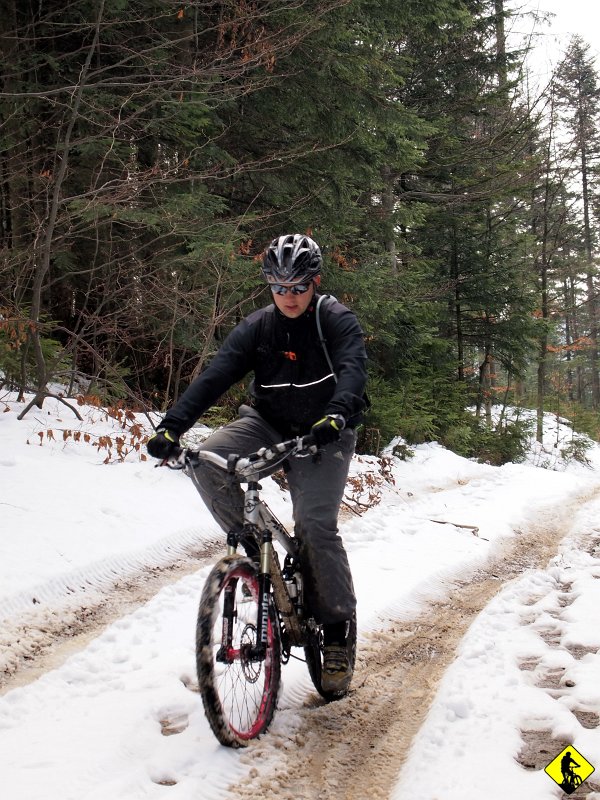 8.jpg - Macie tutaj poglądową fotę na to jakie warunki panowały w Małym 16.04.2011r