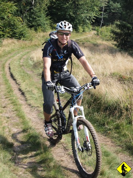 6.jpg - Na Hali Łabowskiej nie robimy przerwy, bo w planie takowa jest w Rytrze, a poza tym jedzie się dobrze.