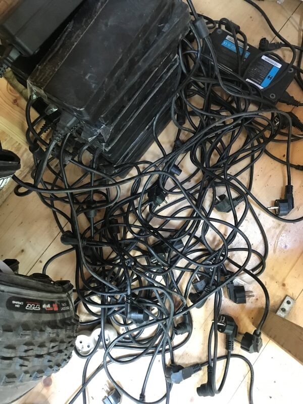 21 maja 2022 roku. PREZENT NA URODZINY, (tylko czyje ?)