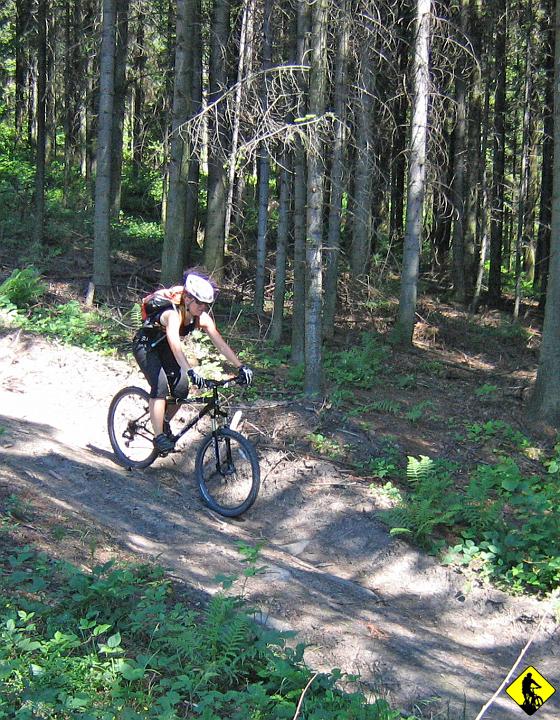 IMG_1900.jpg - Z pasma dość fajny zjazd zieolnym do Krzeszowa górnego i atak na Leskowiec czerwonym przez Polankę Semikową.