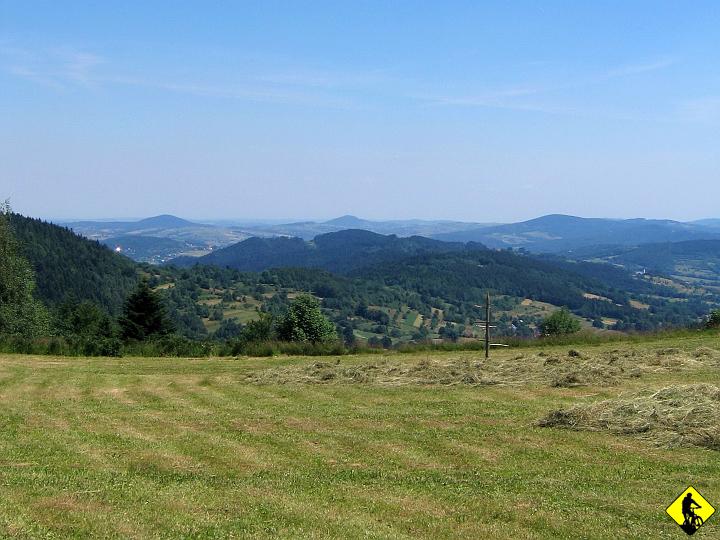 IMG_1917.jpg - Widok na chyba :P Beski Wyspowy z wcześniej wspomnianej polanki