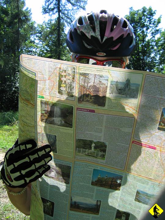 IMG_1968.jpg - Bardzo fajny zjazd do Buldonówki i mega ostre podejście na Bliźniaki (jak nazwa wskazuje dwa razy). Aga mówiła by tam już nie jechać, ale jak mijała nas para duuużo starszych ludzi od nas mówic, że właśnie wracają z Bliźniaków.... nieświadomie rzucili mu wyzwanie :)